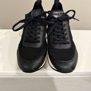 Women’s Michael Kors, black sneakers used size 8M
